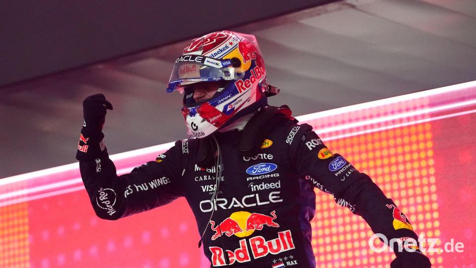 Motorsport: Formel-1-Weltmeisterschaft, Grand Prix von Singapur. Der niederländische Red-Bull-Fahrer Max Verstappen jubelt über seinen Sieg. Bild: David Davies/PA Wire/dpa