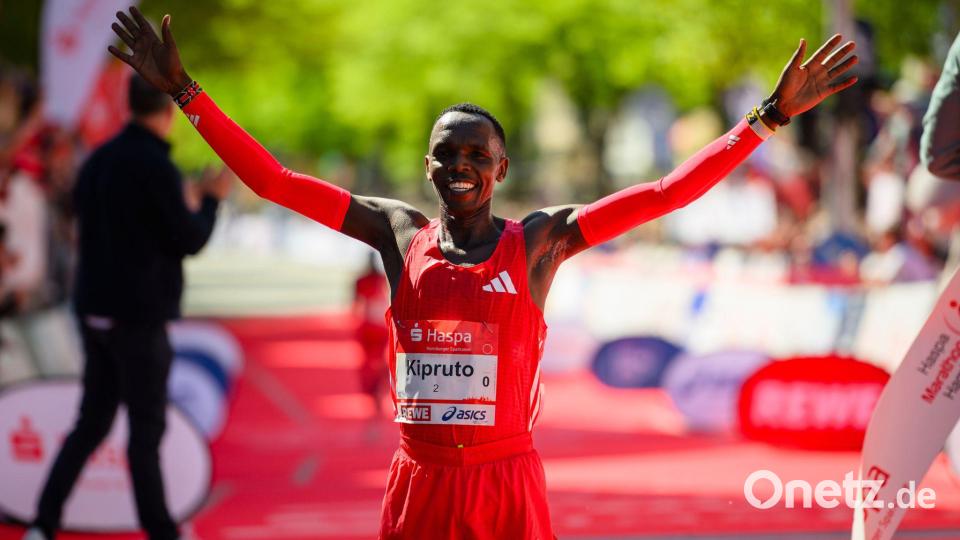 Amos Kipruto lief in Chicago die fünftschnellste Marathon-Zeit der Geschichte. (Archivbild) Bild: Gregor Fischer/dpa