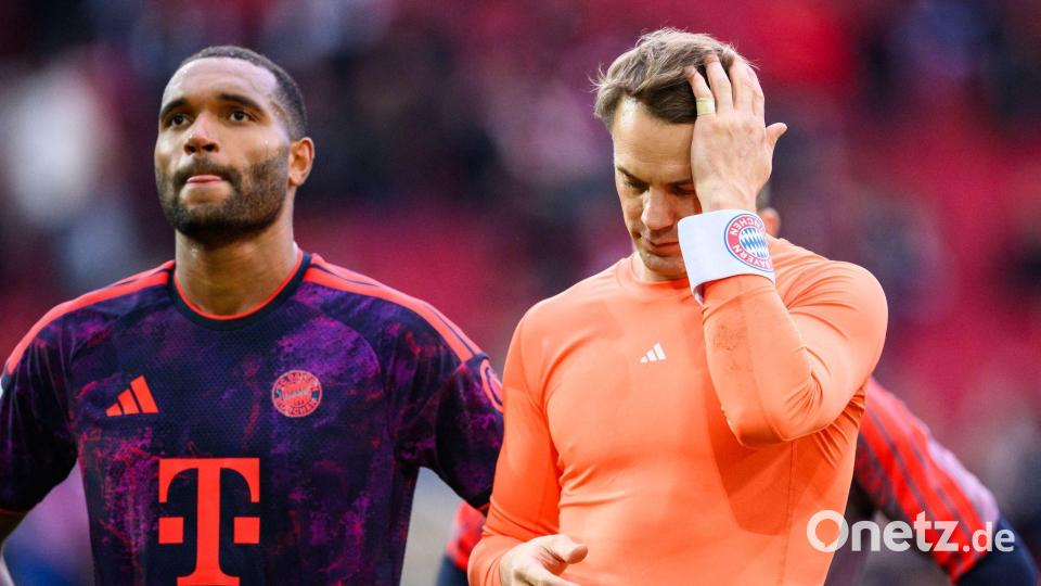 Manuel Neuer (r) nach dem Spiel und seinem heftigen Patzer in Augsburg. Bild: Tom Weller/dpa