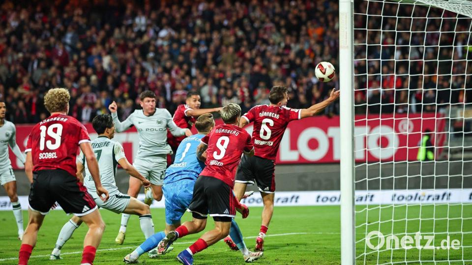 Der ganz, ganz späte Gegentreffer zum 4:4 durch Alessio Besio. Bild: Daniel Karmann/dpa