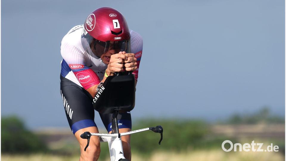 Nach einem starken Schwimmen führte Schomburg längere Zeit auch auf dem Rad das Feld an. Bild: Sean M. Haffey/Getty Images for IRONMAN/dpa