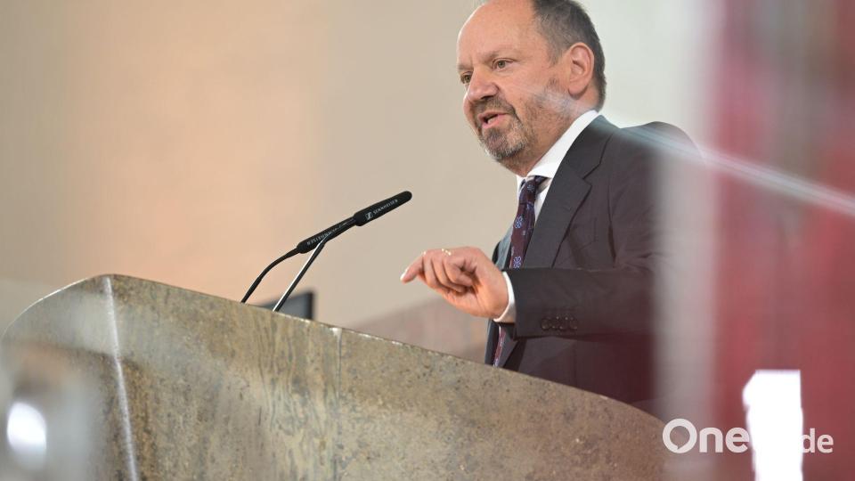 Philippe Sands spricht in der Paulskirche. Bild: Hannes P. Albert/dpa POOL/dpa