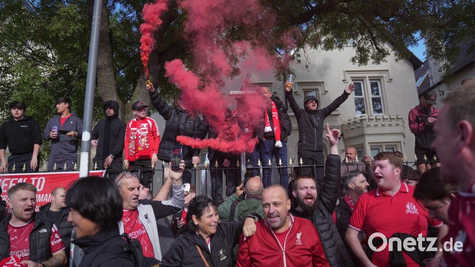 Aufgeheizte Stimmung: Fans des FC Liverpool vor dem Spiel gegen Manchester City. Bild: Jon Super/AP/dpa