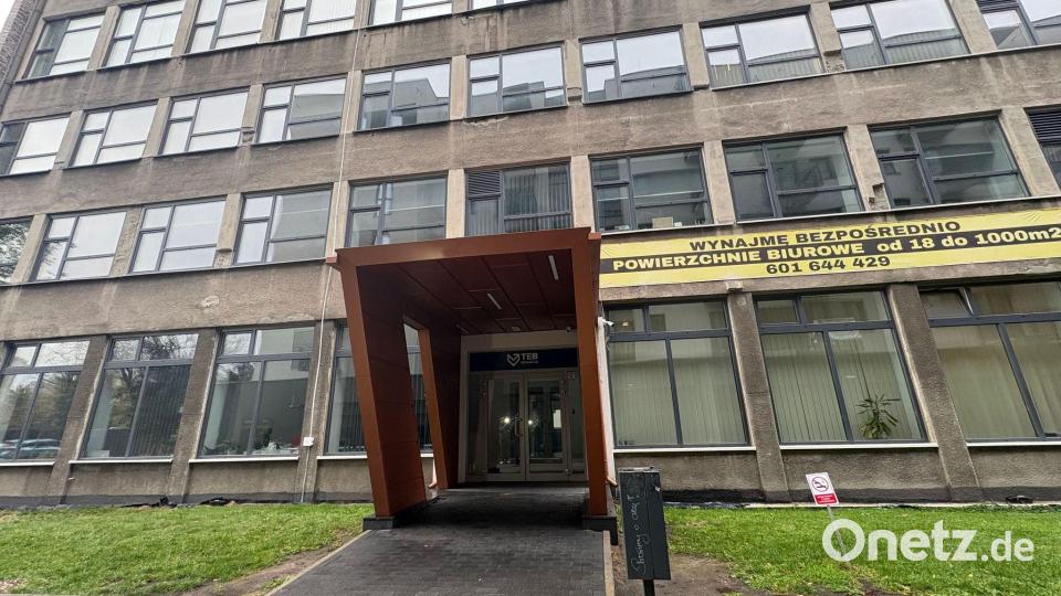 In dieser Berufsfachschule in Warschau stach eine 21-Jährige auf drei Frauen ein. Bild: Claudia Ciobanu/AP/dpa