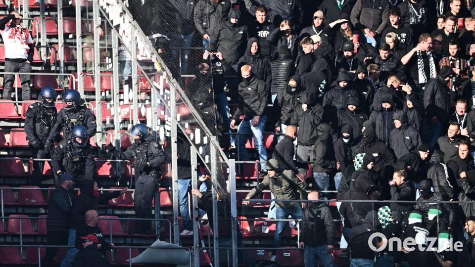 Ausschreitungen sorgten für eine Spielunterbrechung. Bild: Federico Gambarini/dpa