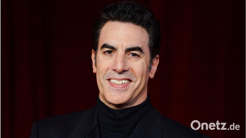 Komiker Sacha Baron Cohen ist vor allem für seine Rolle als „Borat“ bekannt. (Archivbild) Bild: Jordan Strauss/Invision/AP/dpa