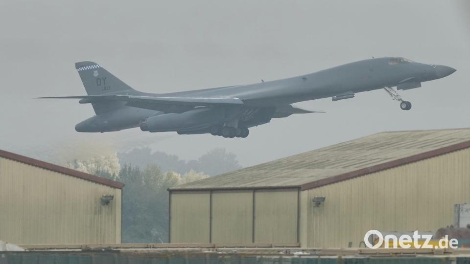 Das US-Militär zog jüngst überraschend alle seine Langstreckenbomber von dem Stützpunkt in Großbritannien ab. (Archivbild) Bild: Alastair Grant/AP/dpa