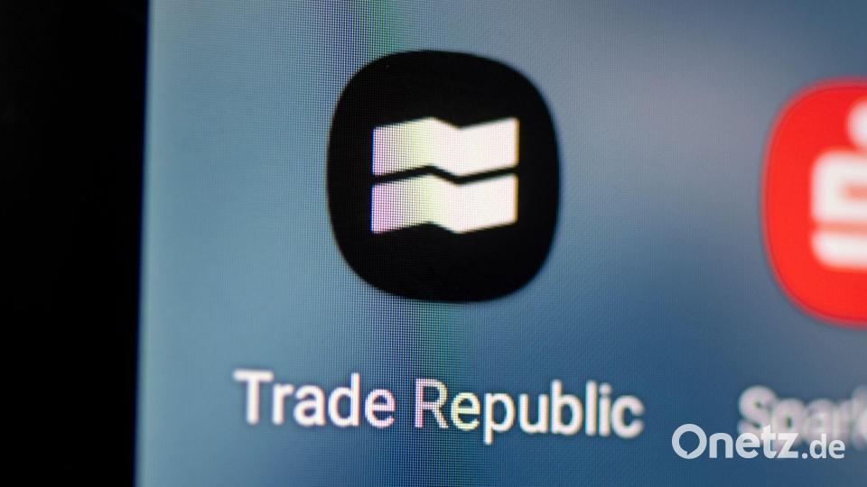 Der Online-Broker Trade Republic arbeitet rein App-basiert. (Archivbild) Bild: Fabian Sommer/dpa