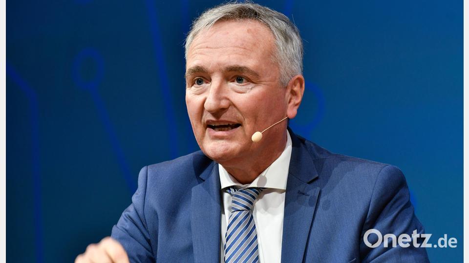 Stimmkreisabgeordneter Harald Schwartz (CSU) will sich für eine bessere Ausstattung des ländlichen Raums, die Förderung von Spezialfahrzeugen, den Erhalt von Katastrophenschutzfahrzeugen und schnellere Finanzhilfen für Kommunen einsetzen. Archivbild: Petra Hartl