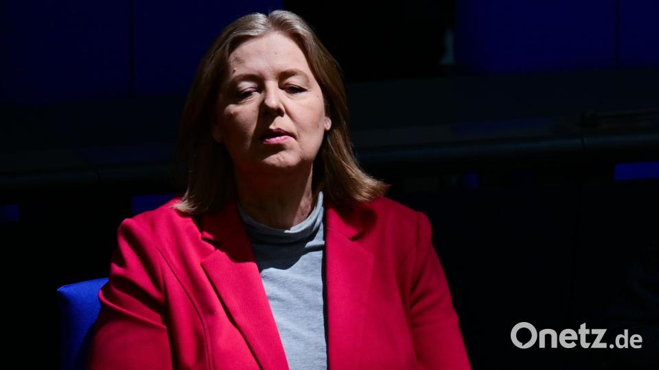 Von Bärbel Bas übernimmt Schweitzer eine Reihe großer Reformbaustellen. Bild: Sebastian Christoph Gollnow/dpa