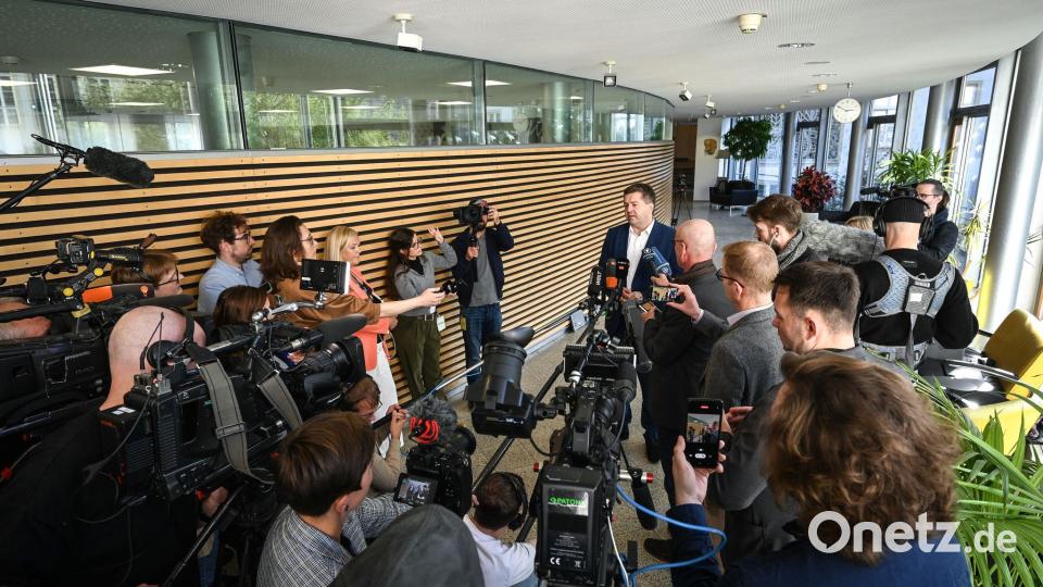 Das Medieninteresse im Landtag in Magdeburg ist groß. Bild: Heiko Rebsch/dpa