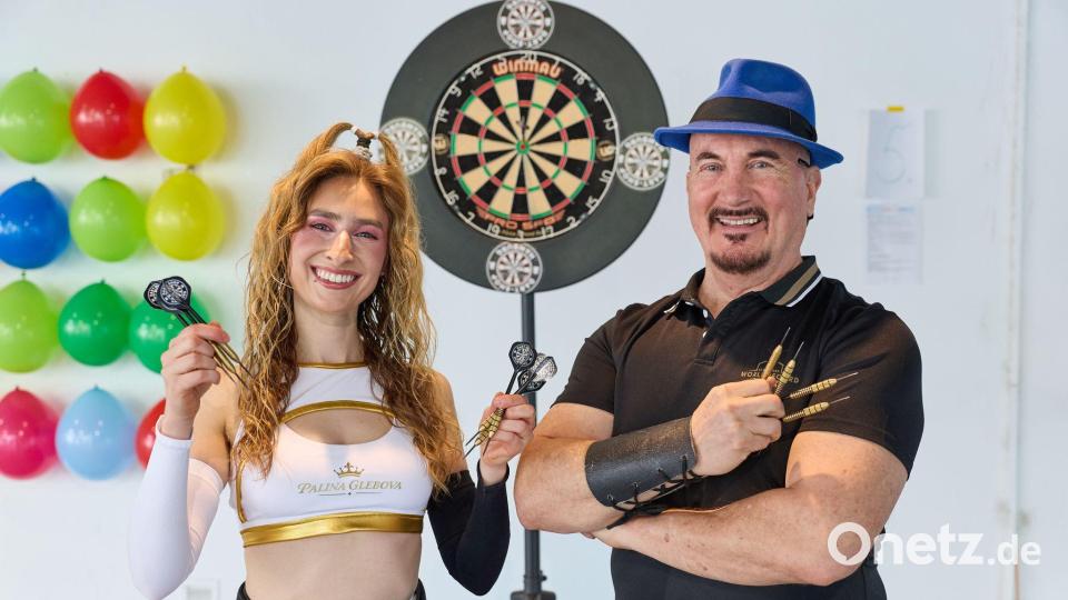 Palina Glebova und ihr Coach Joe Alexander, mit dem sie die kuriosen Disziplinen trainiert. Bild: Georg Wendt/dpa