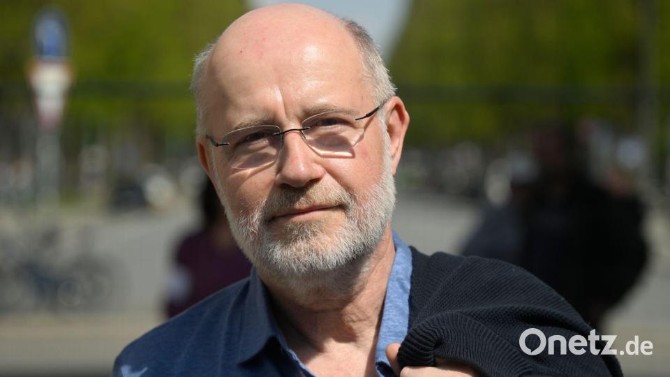 Harald Lesch, Mitglied des bayerischen Klimarates, sieht das neue Gesetz sehr kritisch und zweifelt an dessen Wirksamkeit. (Archivbild) Bild: Felix Hörhager/dpa