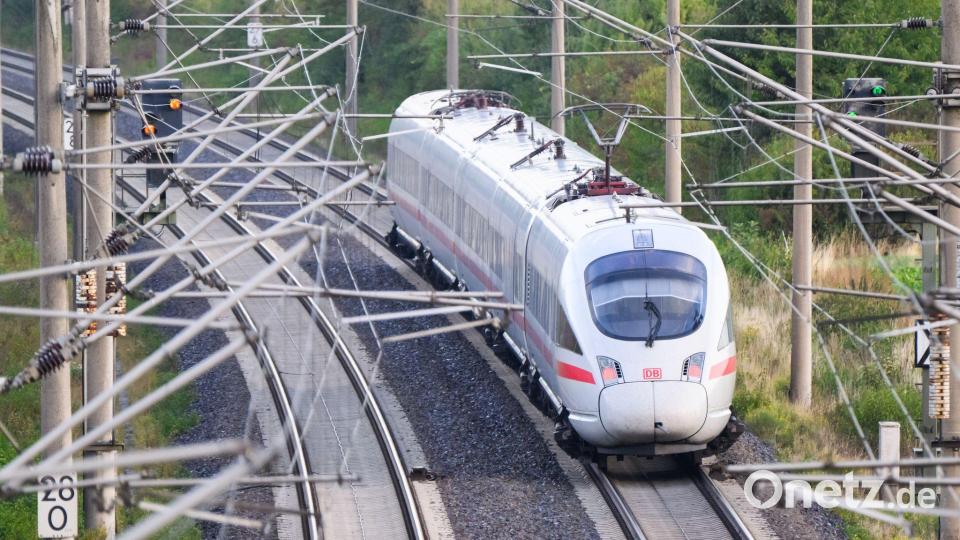 Sprinter-Verbindungen sind bei den Fahrgästen beliebt, weil sie unterwegs nicht so oft halten. Mitte Dezember startet eine neue Linie zwischen Hamburg und München. (Archivbild) Bild: Julian Stratenschulte/dpa
