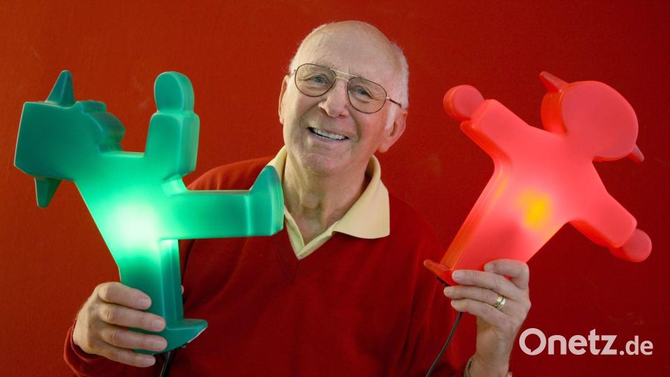 Der Erfinder des Ampelmännchens, Karl Peglau, starb 2009. (Archivbild) Bild: picture alliance / dpa