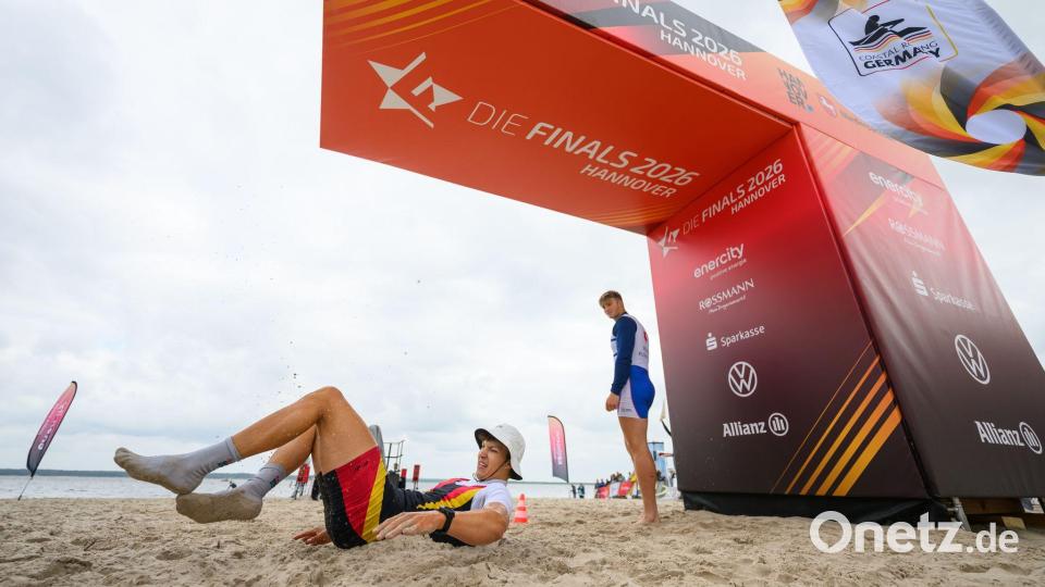 Die Rudervariante verbindet sportliche Höchstleistung mit Strand, Musik und Partystimmung. (Archivbild) Bild: Robert Michael/dpa