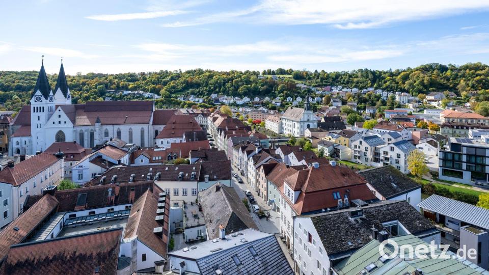 Das Rathaus bleibt wegen des Cyberangriffs vorerst geschlossen. (Archivbild) Bild: Lennart Preiss/dpa