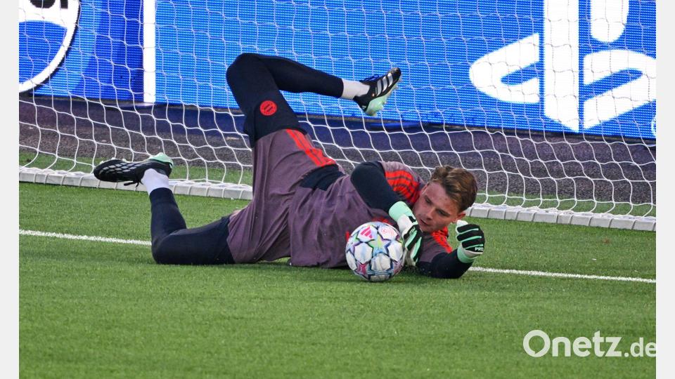 Steht am Dienstag im Tor: Jonas Urbig. Bild: Peter Kneffel/dpa
