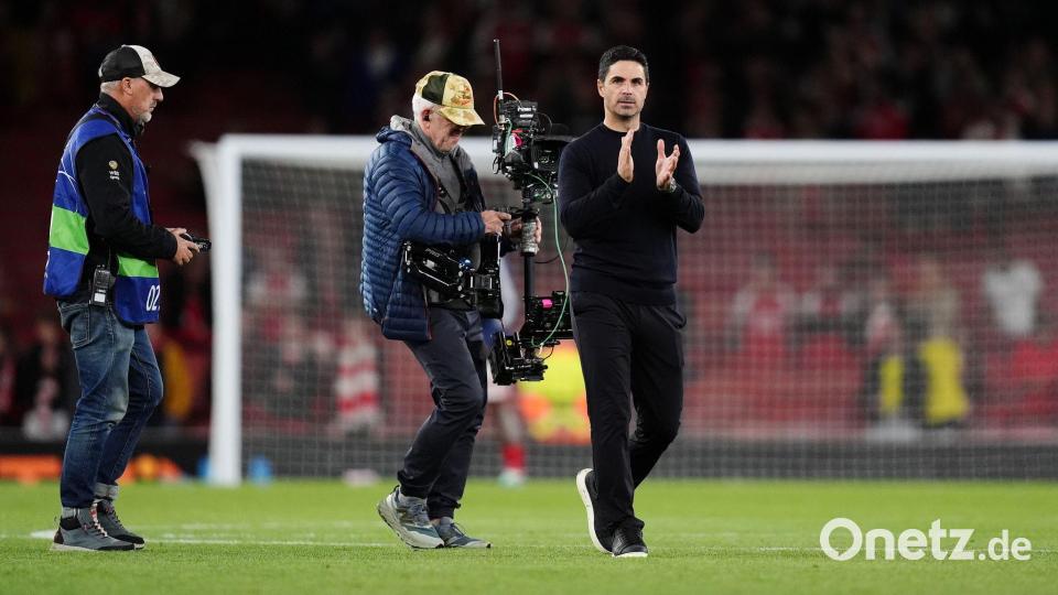 Arsenals Coach Mikel Arteta widmete den Sieg gegen Lille Ken Friar. Bild: John Walton/PA Wire/dpa