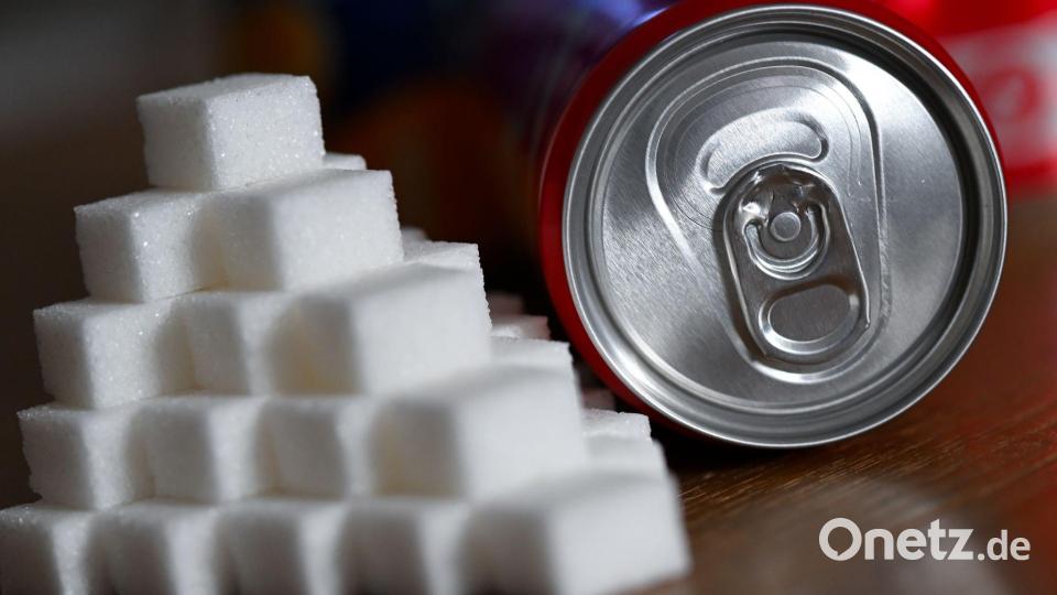 Die Zuckersteuer soll auf Getränke mit zugesetztem Zucker anfallen. (Illustration) Bild: Sven Hoppe/dpa