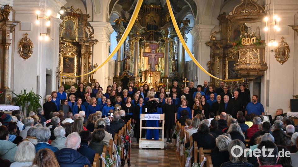 Viele Zuhörer waren in die Klosterkirche St. Felix gekommen, um den BHS-Chor "Wellenklang" bei seinem zweiten Auftritt seit Gründung im vergangenen Jahr zu hören. Bild: Kerstin Kiener