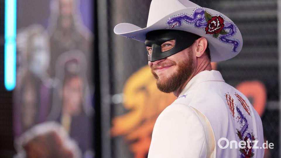 Country-Star Orville Peck hat in „Street Fighter“ die Rolle des maskierten Schurken Vega. Bild: Chris Pizzello/Invision/AP/dpa