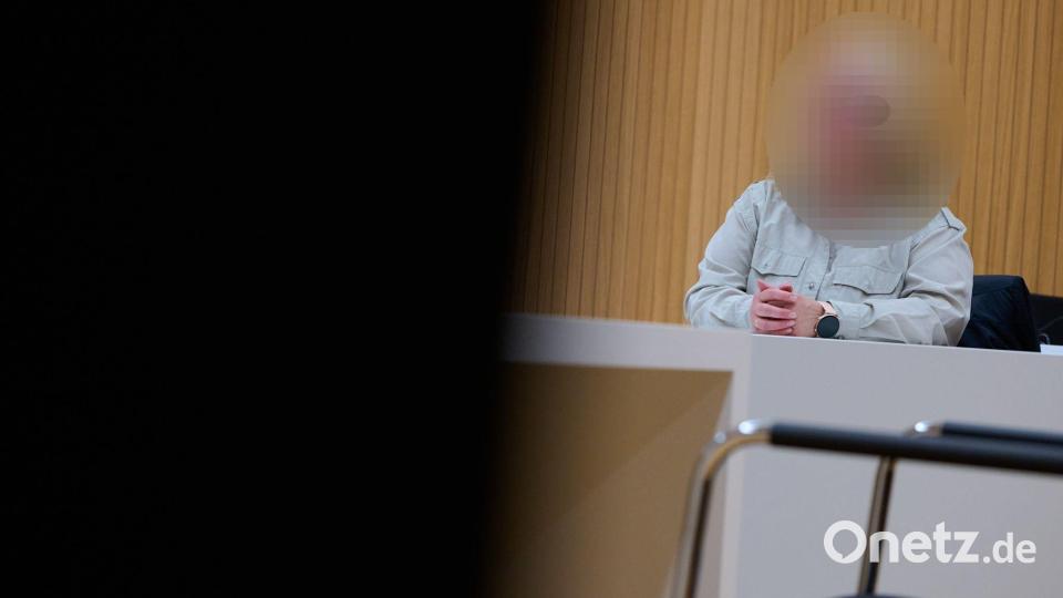 Während des zweiten Prozesstages entschuldigt sich die angeklagte Erzieherin bei den Eltern. Bild: Sven Hoppe/dpa