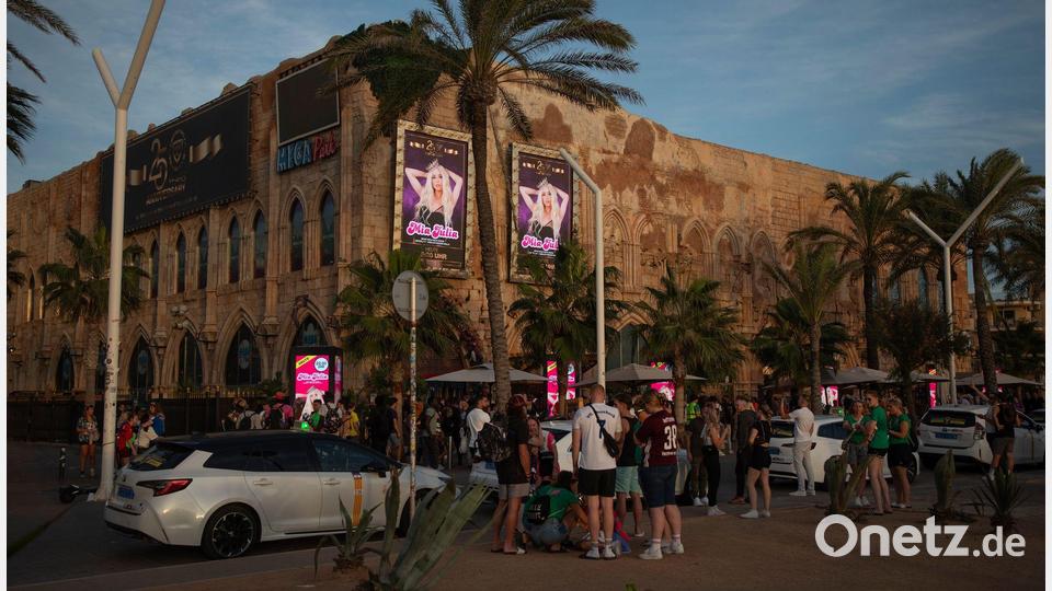 Der „Megapark“ läutet die beiden Closing-Wochenenden ein. Bild: Clara Margais/dpa