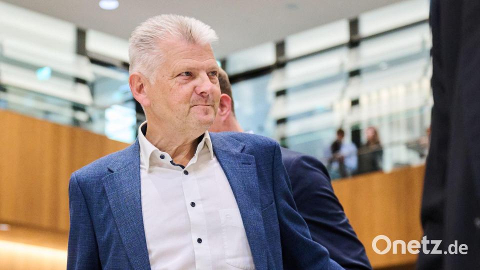 Stefan Politze ist mittlerweile als Fraktionsvorsitzender der SPD im niedersächsischen Landtag zurückgetreten. Auch gegen ihn ermittelt die Staatsanwaltschaft Hannover. (Archivbild) Bild: Julian Stratenschulte/dpa