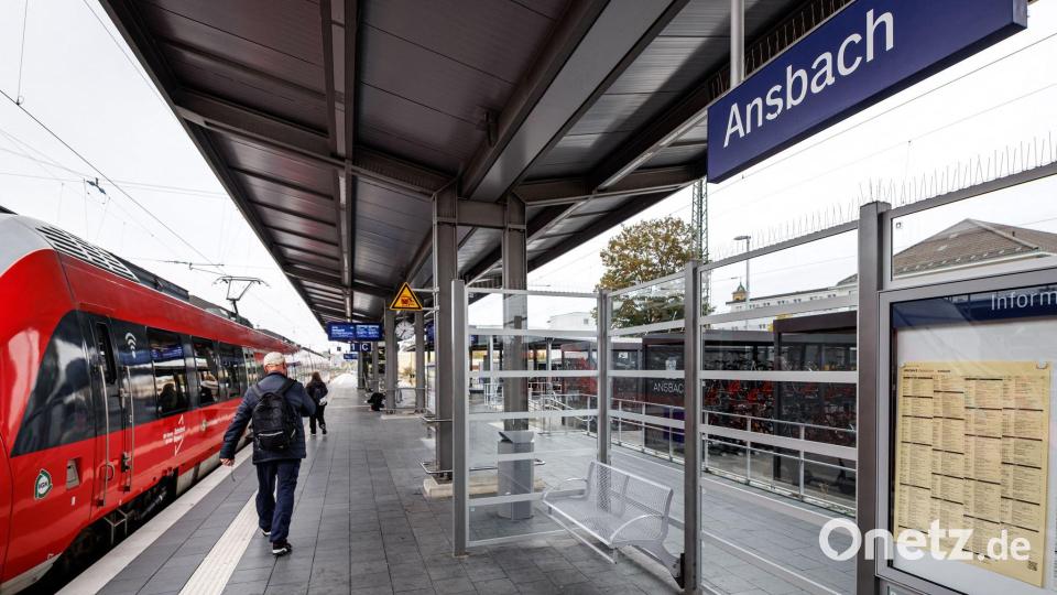 Das Verkehrsbündnis Allianz pro Schiene e.V. hat den Bahnhof Ansbach zum Bahnhof des Jahres 2026 gekürt. Bild: Daniel Karmann/dpa