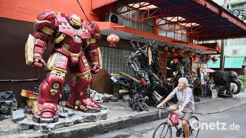 Aus Autoschrott werden Roboter: Transformers-Figuren in Bangkoks Viertel Talat Noi Bild: Soeren Stache/dpa
