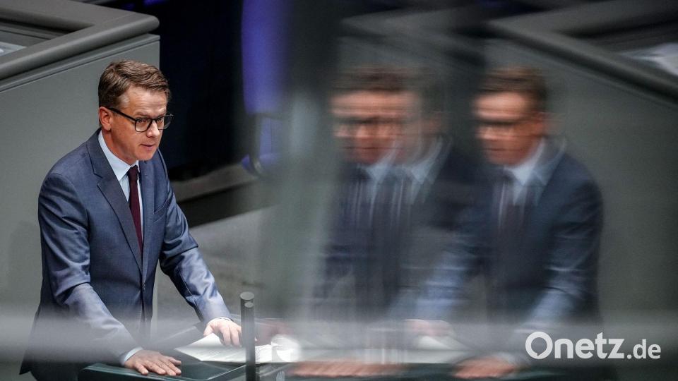 Gesundheitsminister Carsten Linnemann (CDU) dankte auch seinen Vorgängern für die Vorarbeiten zur Notfallreform. Bild: Kay Nietfeld/dpa