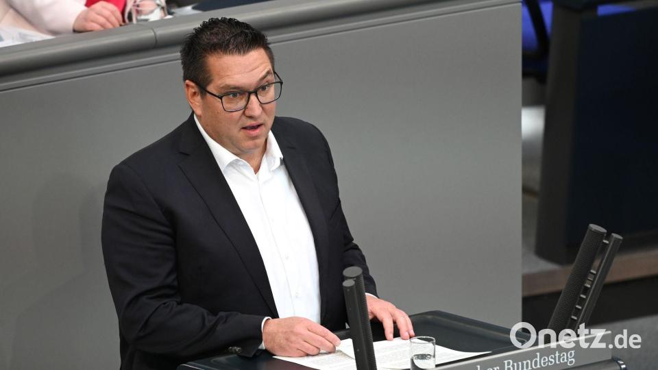 Der SPD-Politiker Ingo Vogel hält die Tabaksteuer-Reform für angemessen. (Archivbild) Bild: Katharina Kausche/dpa