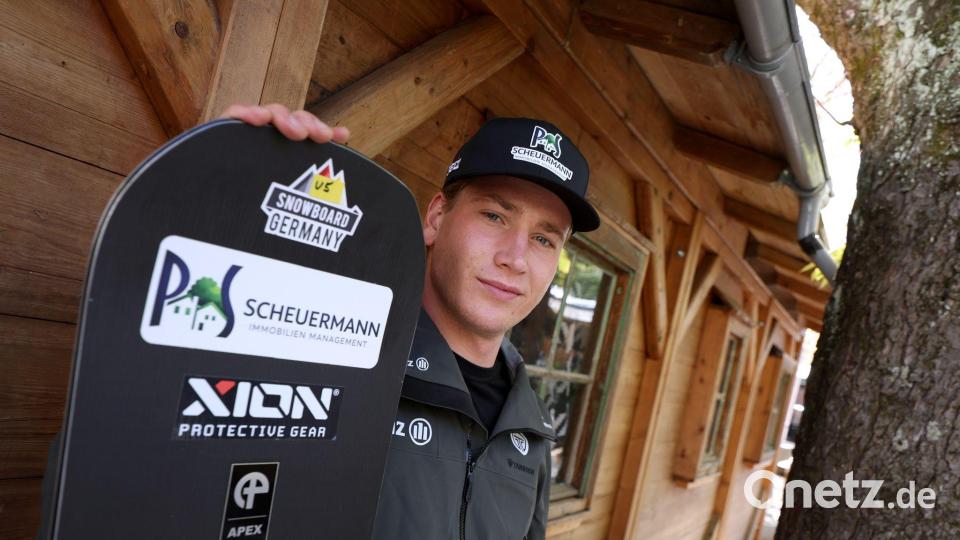 Snowboardcrosser Leon Ulbricht bei der offiziellen Einkleidung für die neue Saison. Bild: Karl-Josef Hildenbrand/dpa