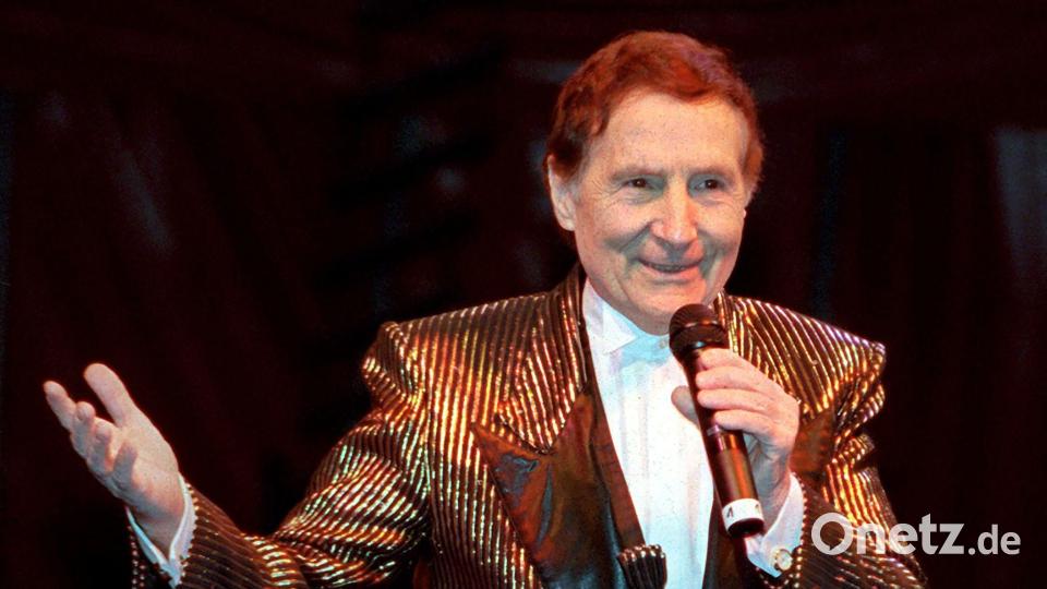 In den 50er und 60er Jahren hatte der Sänger mit der tiefen Baritonstimme zahlreiche Nummer-eins-Hits. (Archivbild) Bild: Nestor Bachmann/Zentralbild/dpa