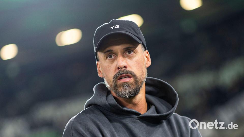 Hannovers neuer Trainer Sandro Wagner bei seinem Heimdebüt. Bild: Michael Matthey/dpa