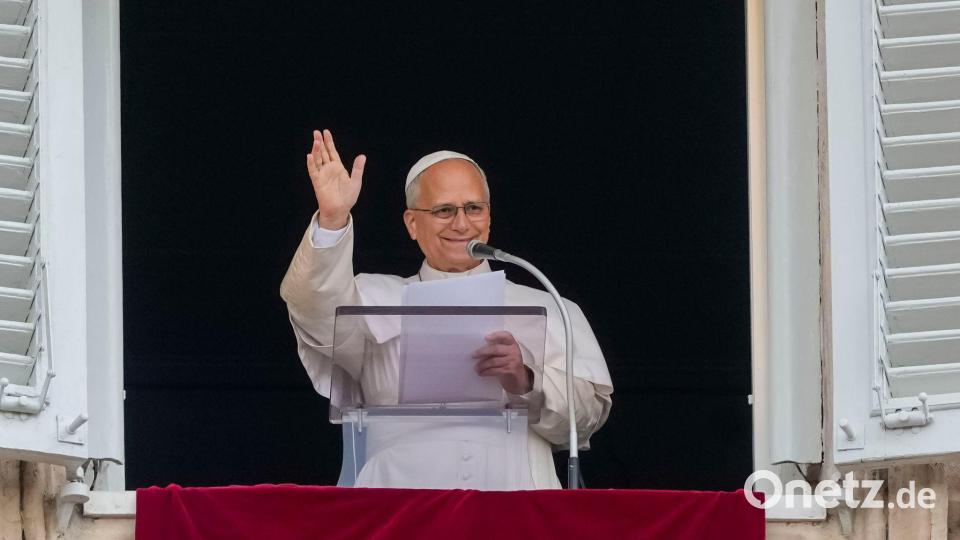 Papst spricht nach überstandener OP Angelus-Gebet Bild: Alessandra Tarantino/AP/dpa