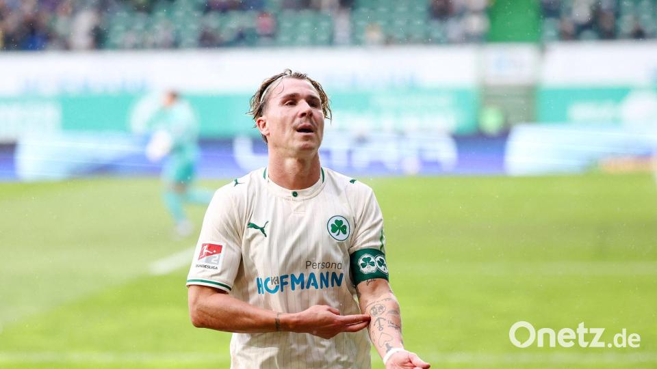 Kapitän und Matchwinner gegen Braunschweig: Fürths Doppelpacker Felix Klaus. Bild: Daniel Löb/dpa