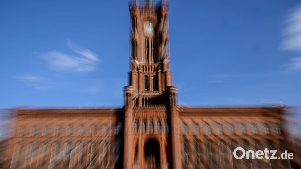 Das Rote Rathaus in Berlin-Mitte ist Amtssitz des Regierenden Bürgermeisters oder der Regierenden Bürgermeisterin. (Archivbild) Bild: Britta Pedersen/dpa