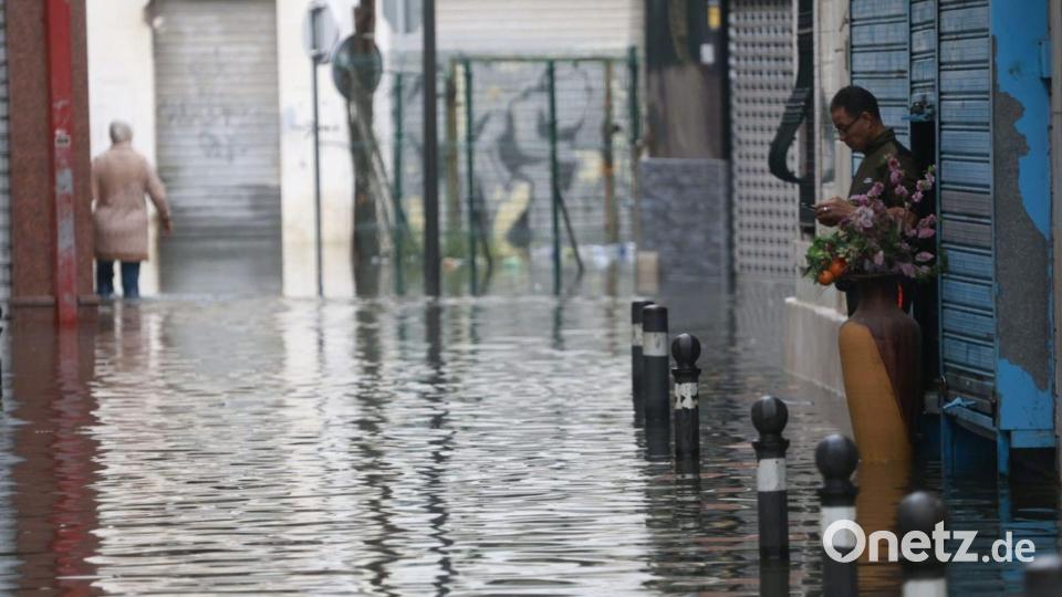 In Algeciras und an vielen anderen Orten entlang der spanischen Mittelmeerküste liefen Wohnungen und Geschäfte im Erdgeschoss voll Wasser. Bild: Nono Rico / Europa Press/EUROPA PRESS/dpa