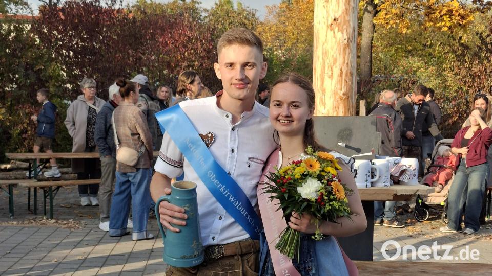 Julia Heindl und Niklas Hummer sind das neue Neudorfer Oberkirwapaar 2026. Bild: Manuela Kellermann