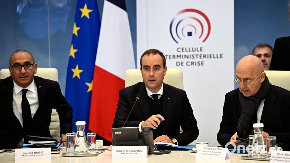 Premier Lecornu und Innenminister Nuñez haben ein konsequentes Durchgreifen gegen Randalierer angekündigt. Bild: JULIEN DE ROSA/Pool AFP/AP/dpa