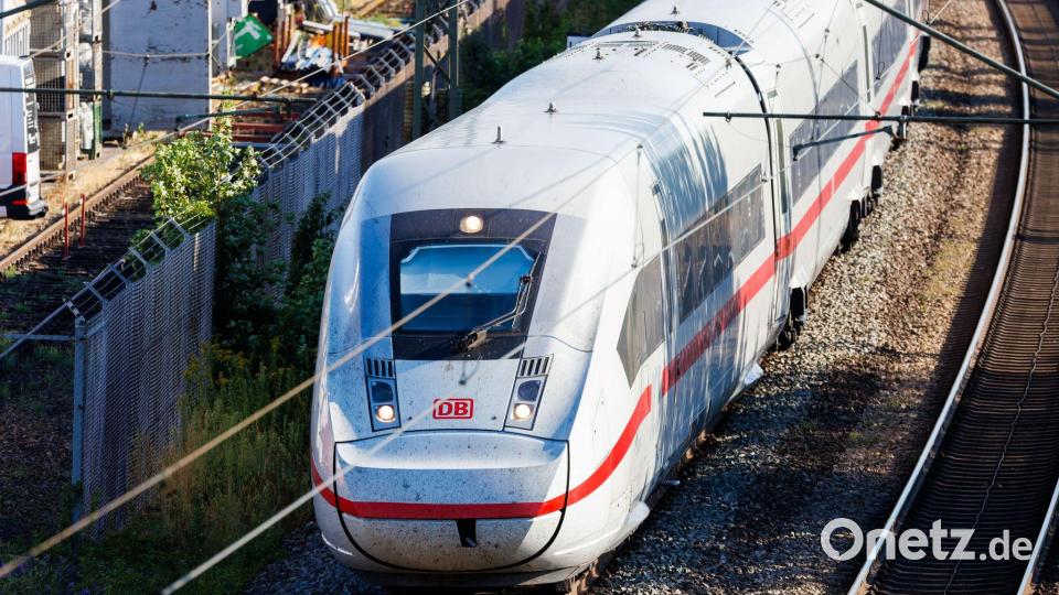 Der ICE hielt nicht in Fulda, obwohl er das laut Fahrplan hätte tun müssen. (Symbolbild) Bild: Philipp von Ditfurth/dpa