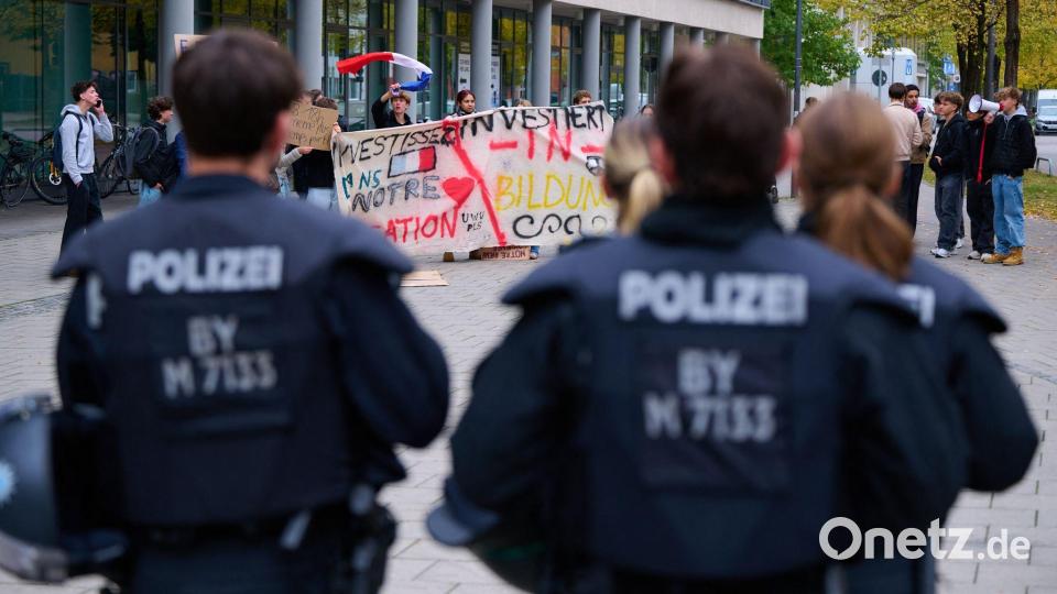 Die Versammlung verlief laut Polizei friedlich. Bild: Sven Hoppe/dpa