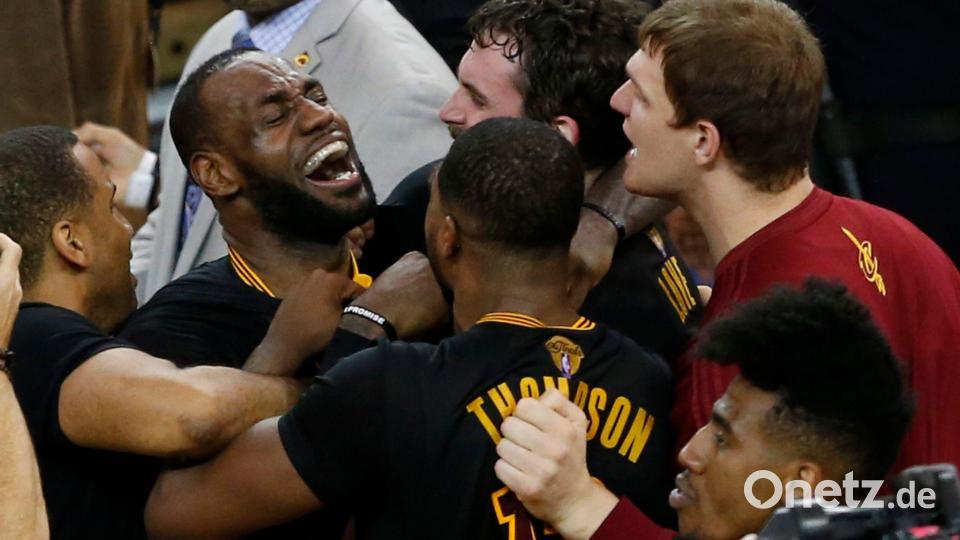 Sein Meisterstück: James führte Cleveland zur ersten NBA-Trophäe. (Archivbild) Bild: picture alliance / dpa