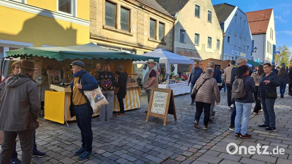 Mit 60 Ständen und einem riesigen Angebot an Schmankerln und Kunsthandwerk machte der Markt seinem Namen alle Ehre Bild: Elfriede Weiß