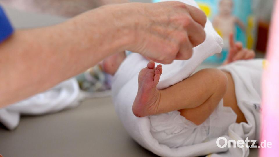 Ab mit der Windel - und dann rein in den passenden Container: Die Kopenhagener recyceln künftig auch Baby-Müll. (Symbolbild) Bild: Hendrik Schmidt/dpa