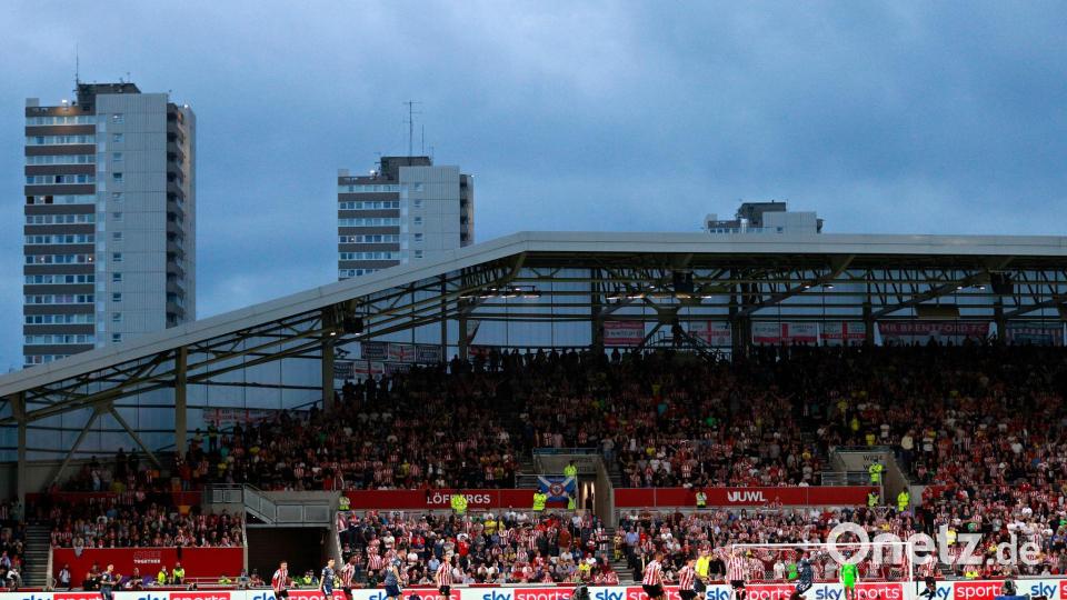 Ein Vorfall rund um das Brentford-Spiel wird untersucht. (Archivbild) Bild: Ian Walton/AP/dpa