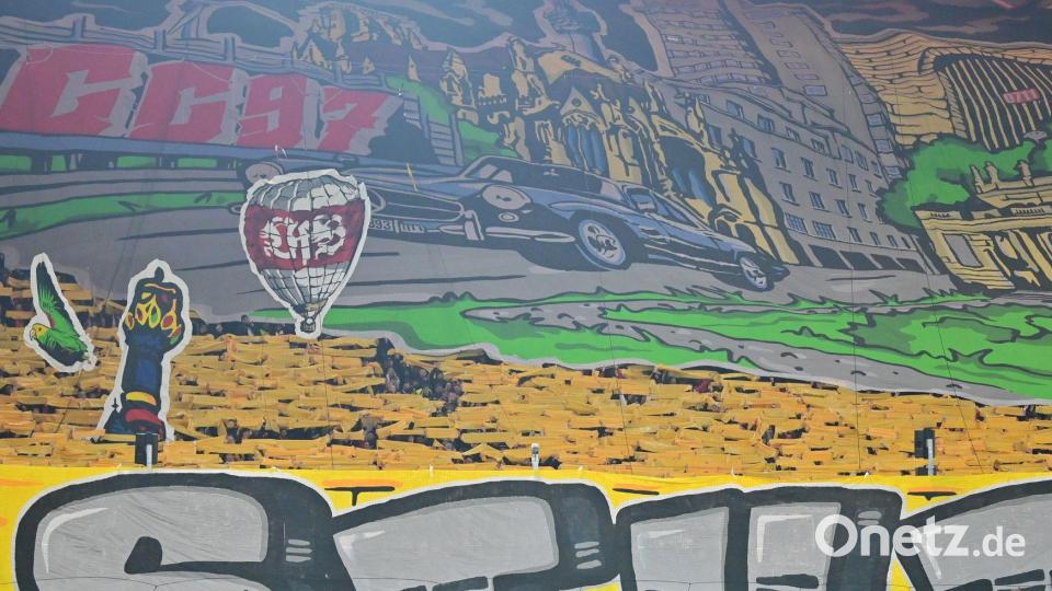 Die VfB-Fans zeigten vor dem Spiel eine beeindruckende Choreographie. Bild: Jan-Philipp Strobel/dpa