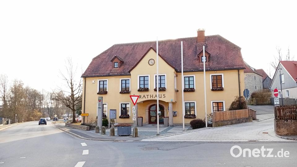 Das Waldershofer Rathaus wird zur Zentrale bei einem flächendeckenden Strom-Blackout oder anderer Katastrophen. Bild: Oswald Zintl